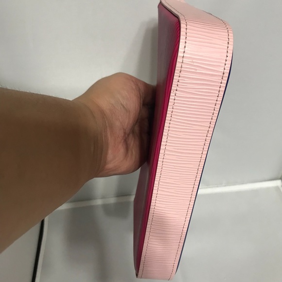 **SOLD** Louis Vuitton Pochette Felicie Epi - Picture 4 of 8